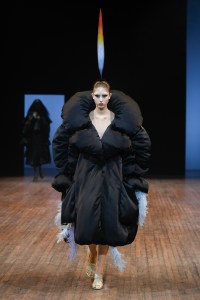 Viktor & Rolf Fall 2025 Couture at Couture Fashion Week