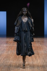 Viktor & Rolf Fall 2025 Couture at Couture Fashion Week