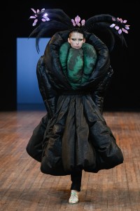 Viktor & Rolf Fall 2025 Couture at Couture Fashion Week