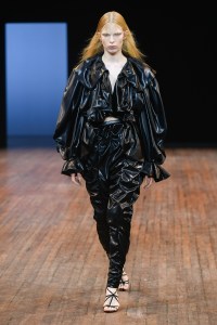 Viktor & Rolf Fall 2025 Couture at Couture Fashion Week