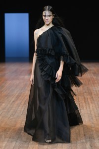 Viktor & Rolf Fall 2025 Couture at Couture Fashion Week