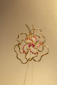 Silhouette brooch, 1937 Yellow gold, rubies, diamonds Van Cleef & Arpels Collection.