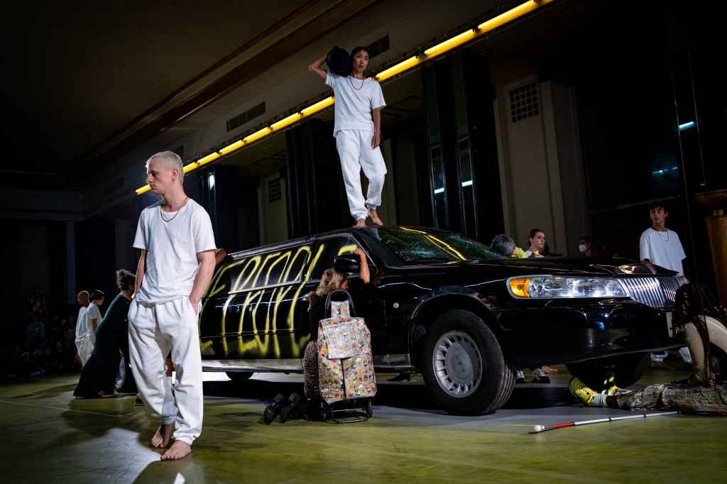 Van Cleef & Arpels, (La)Horde Dance Outside of the Box