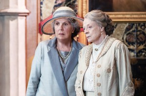 DOWNTON ABBEY: A NEW ERA, (aka DOWNTON ABBEY 2), from left: Penelope Wilton, Maggie Smith, 2022.  ph: Ben Blackall /© Focus Features / Courtesy Everett Collection