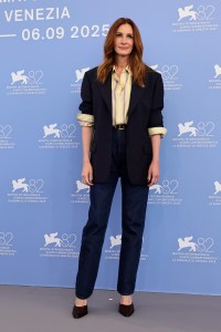 Julia Roberts attends the "After The Hunt" photocall during the 82nd Venice International Film Festival.