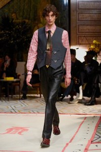 Versace Spring 2026 Ready-to-Wear Collection at Milan Fashion Week