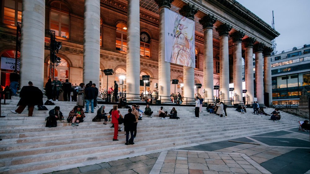 Outside Tranoï