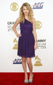 LOS ANGELES, CA - DECEMBER 03:  Singer Taylor Swift arrives at the Grammy Nominations concert live held at the Nokia Theatre LA Live on December 3, 2008 in Los Angeles, California.  (Photo by Frederick M. Brown/Getty Images)