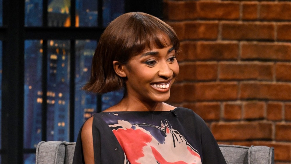 Ayo Edebiri on "Late Night With Seth Meyers." bob with micro bangs hair trends