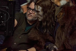FRANKENSTEIN. (L to R) Writer/Director Guillermo del Toro and Jacob Elordi as The Creature on the set of Frankenstein. Cr. Ken Woroner/Netflix © 2025.
