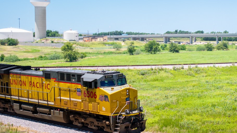 The Class I railroad aims to submit its merger application to the STB by late November as industry rivals push back and the Trump administration signals support.