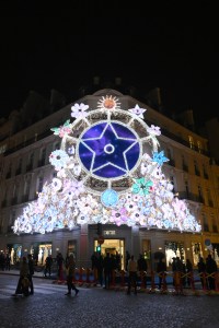 Dior’s Avenue Montaigne Store’s Holiday Lights