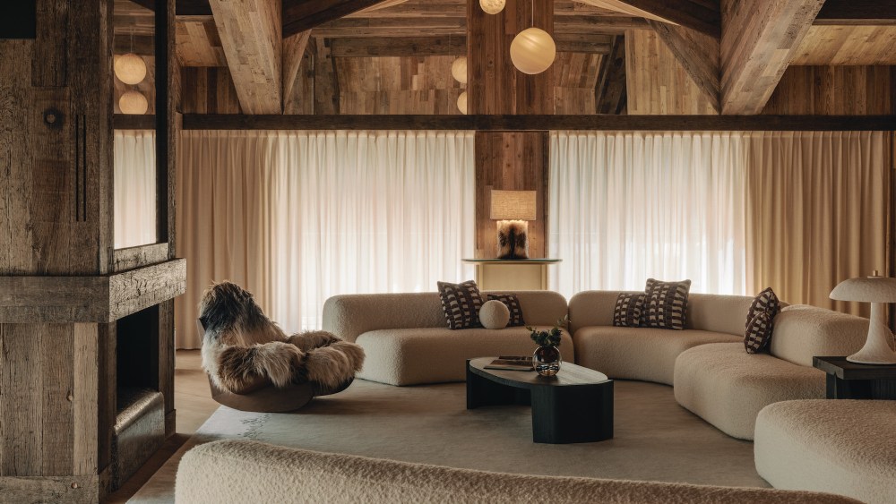 Saulire House living room.