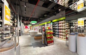 Crocs, store, shoes, footwear, clogs, shoe store, NYC, 34th Street