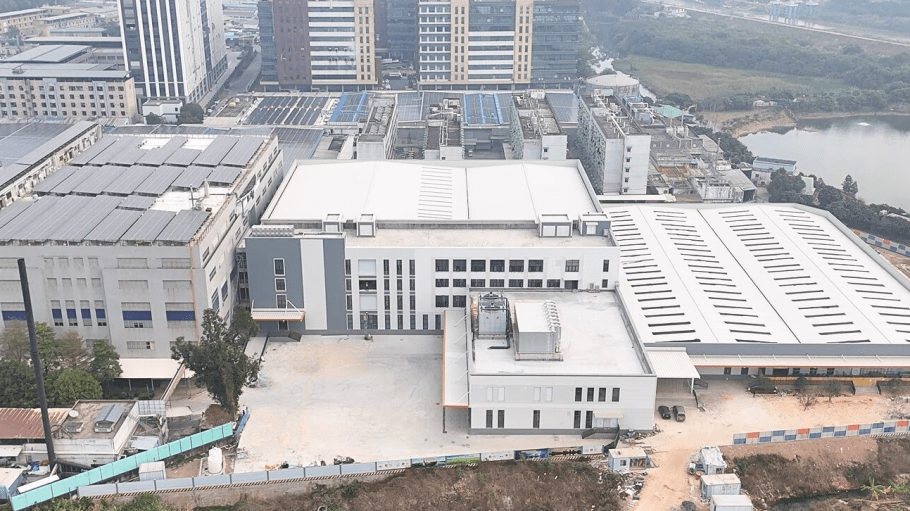 Crystal International Group is building a new logistics center in its lifestyle wear factory in China.