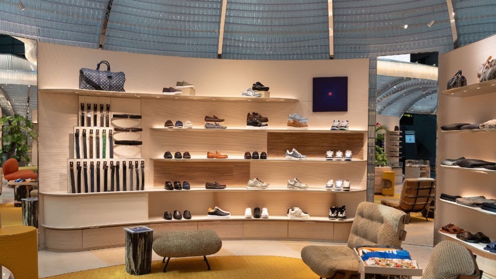 Look Company sample of new shoe shopping in-store trend