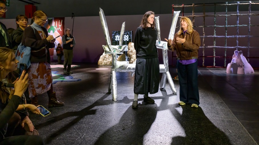 Architect and designer Patricia Urquiola (right) and Rosa Bertoli (left), global design director of Wallpaper magazine, discussed all things AI, innovative materials and future-oriented design for modern living environments at the opening session of Heimtextil 2026.