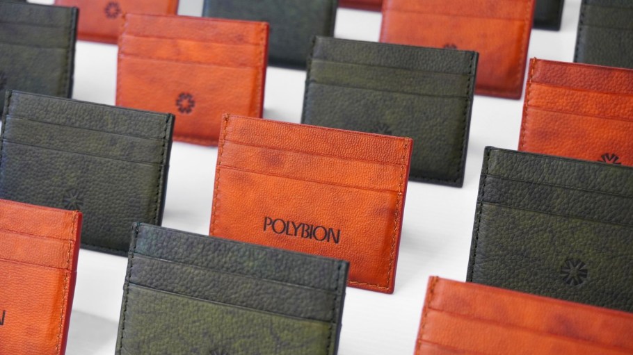 A Polybion Celium cultivated cellulose card holder developed for Afore Azteca.