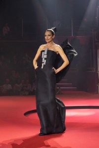 Stéphane Rolland Spring 2026 Couture at Paris Fashion Week