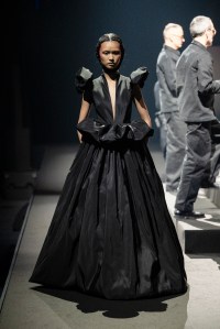 Viktor&Rolf Spring 2026 Couture at Paris Couture Week
