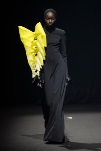 Viktor&Rolf Spring 2026 Couture at Paris Couture Week