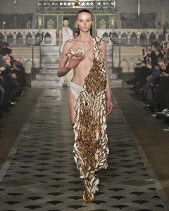 Yuima Nakazato Spring 2026 Couture at Paris Fashion Week