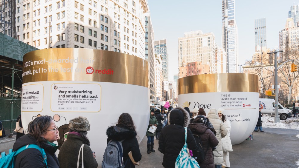 The Dove r/eal reviews campaign popup in New York City.