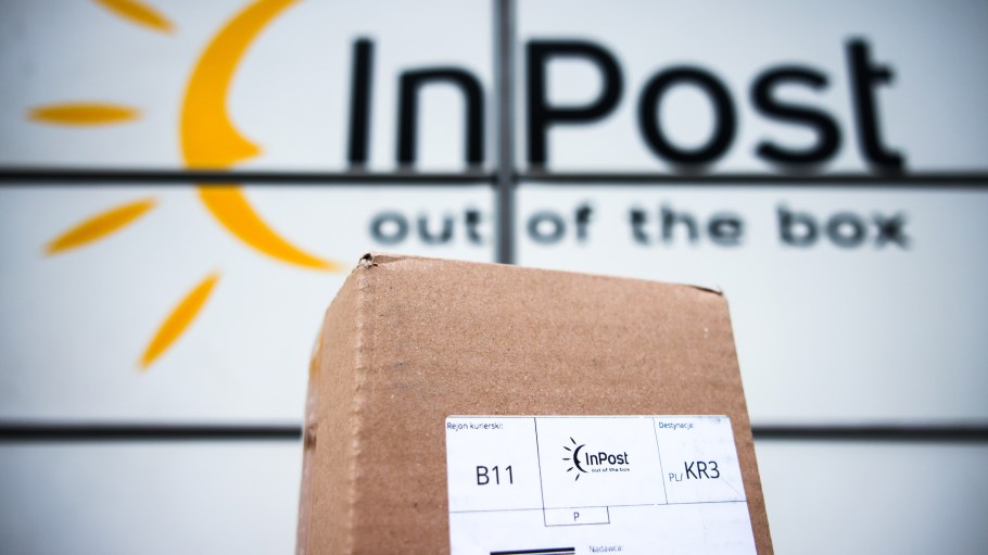 FedEx is co-leading a consortium to acquire Poland-based parcel pickup and delivery company InPost for $9.3 billion.
