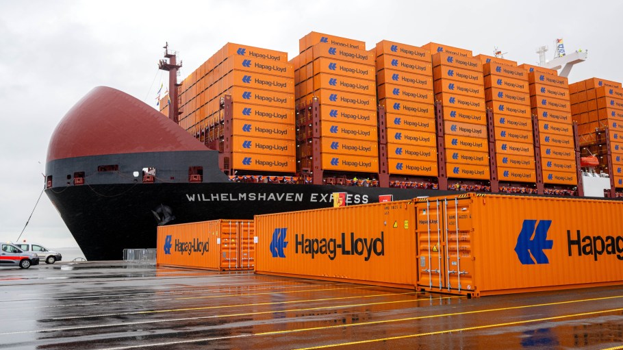 Six Hapag-Lloyd vessels with a total capacity of about 25,000 20-foot equivalent units (TEUs) are still stuck in the Persian Gulf.