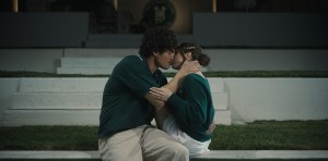 Beef. (L to R) Charles Melton as Austin Davis, Cailee Spaeny as Ashley Miller in episode 201 of Beef. Cr. Courtesy of Netflix © 2026