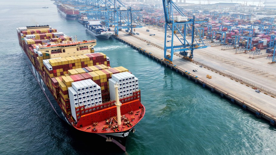 According to the Financial Times, China’s National Development and Reform Commission (NDRC) summoned MSC and Maersk to a meeting early last month, where they insisted the shipping firms pull out of the Panama ports.