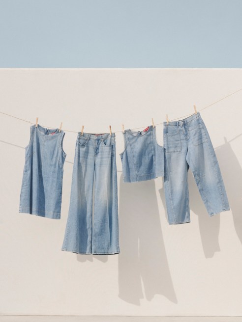 SPANXsupersmooth Authentic 360 Lightweight Denim