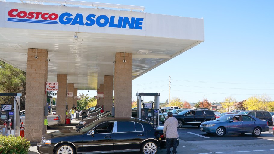 VALLEJO, CA  - OCTOBER 09: Cars line up to get gas at the Costco gas station October 9, 2019 in Vallejo, California. PG&E plans on cutting power to hundreds of thousands of customers across central and northern California as a precaution against starting wildfires as low humidity and high winds increase the threat in the area. (Photo by Thearon W. Henderson/Getty Images)